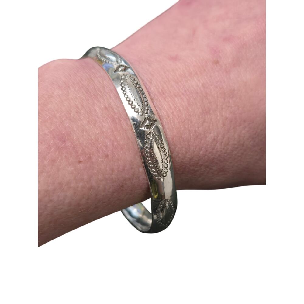 Vintage Stamped HJ Sterling Native American Engraved Bangle Bracelet - Picture 5 of 5